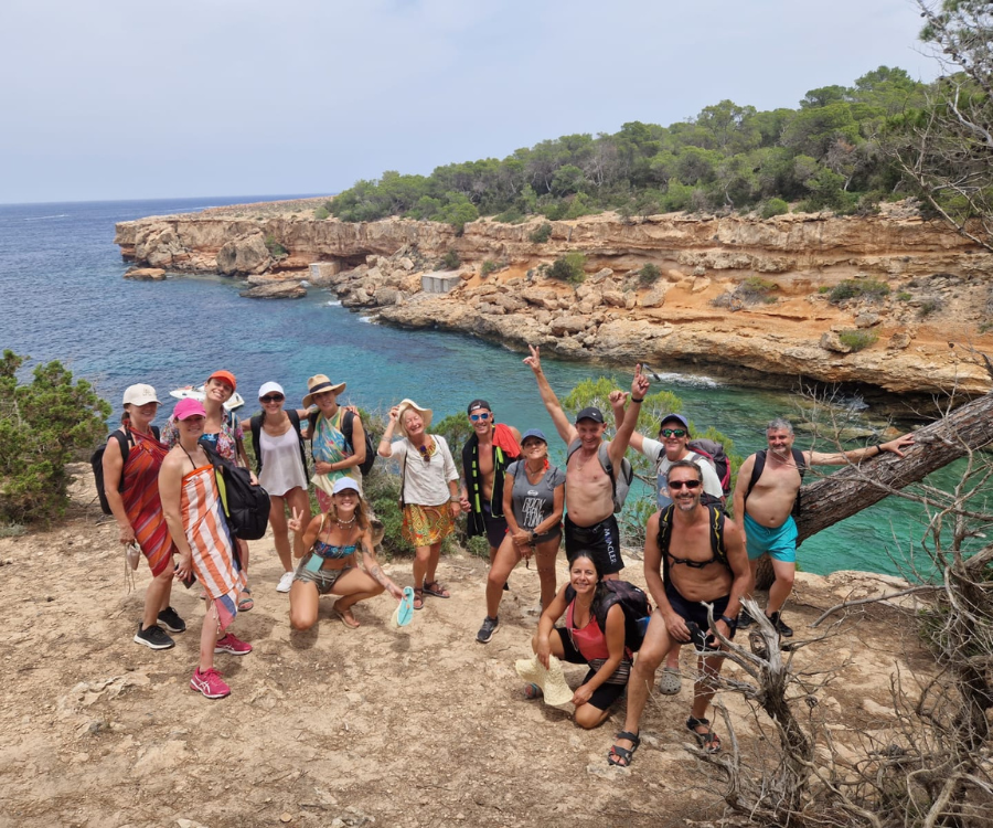 DM-actividades-senderismo-en-grupo-ibiza